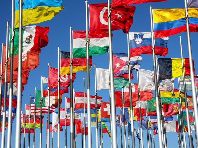 Atravessando o mundo: 10 capitais e 10 nações!